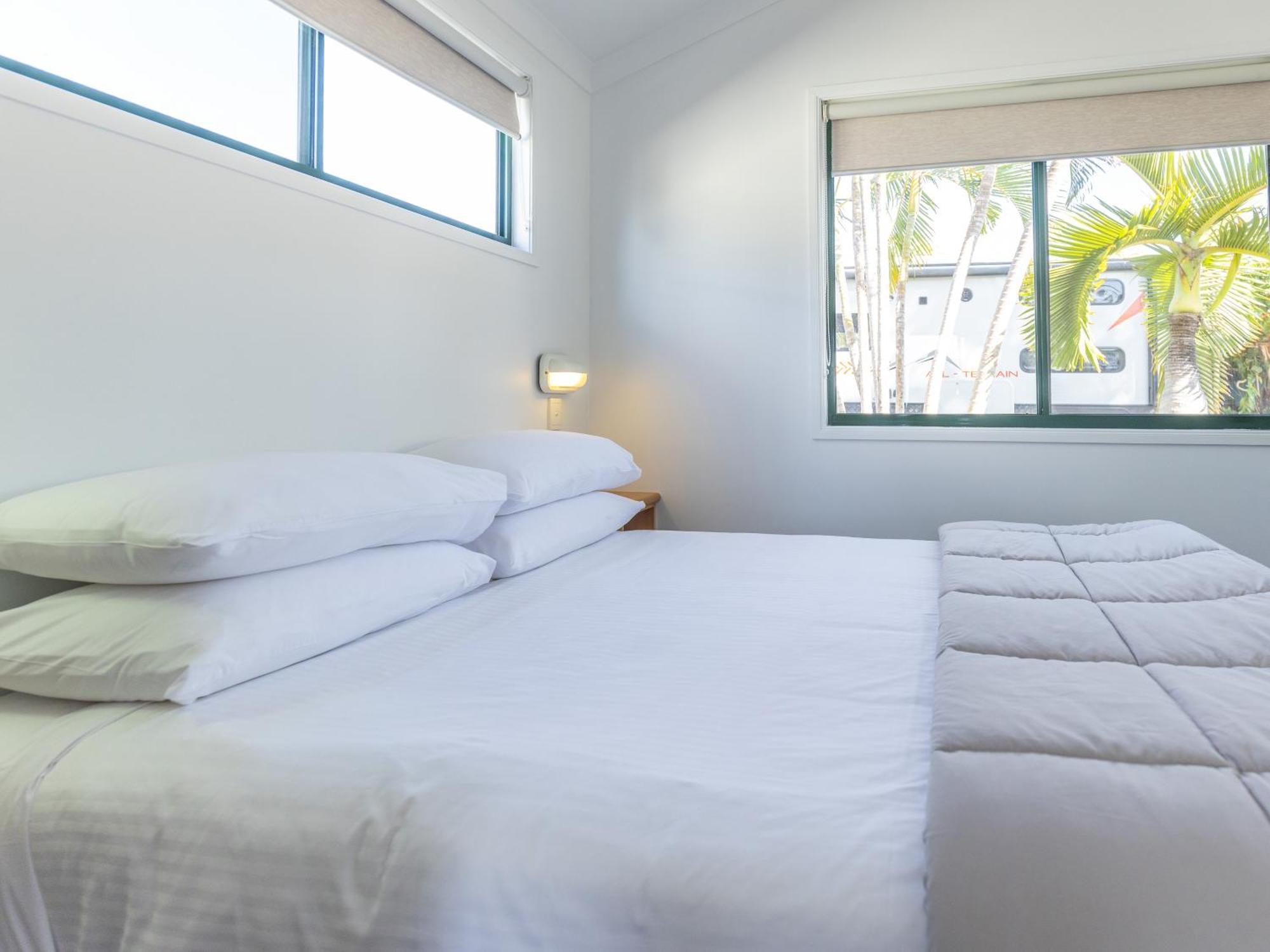 Nrma Bowen Beachfront Holiday Park 客房 照片